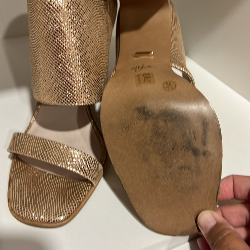 42 Gold Heels - Picture 5 of 5